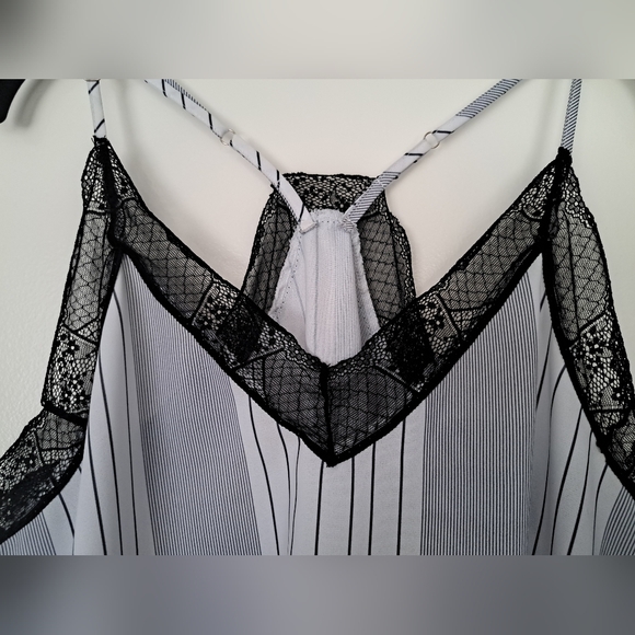 V Neck Racerback Lace Striped Cami - Picture 6 of 10